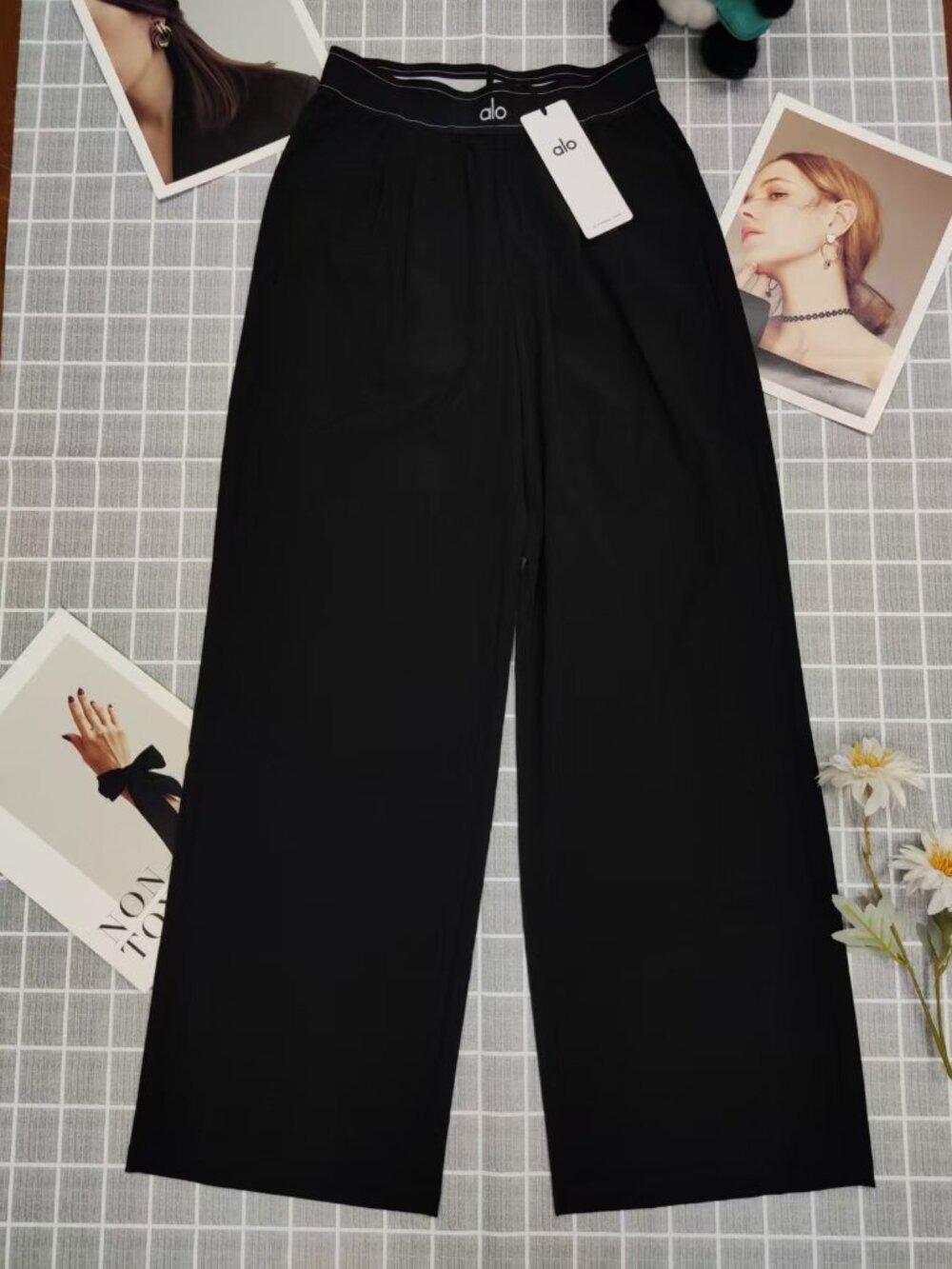 🖤 Brand New Black Alo Yoga Suit Up Pants (Regular:30”inseam) 😘 Elevated Basic - Picture 2 of 9